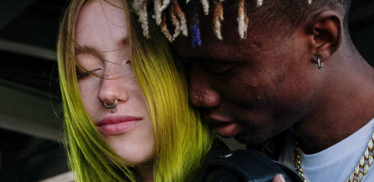 Love in the Stars: The Ultimate Guide to Zodiac Compatibility